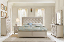 Load image into Gallery viewer, Celandine Full Panel Bed in Pearl/Silver 1928F-1